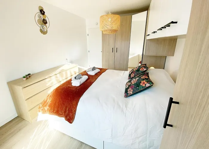 Guest house Chez Pablo, Maison Avec Jardin Et Parking Prive Reims