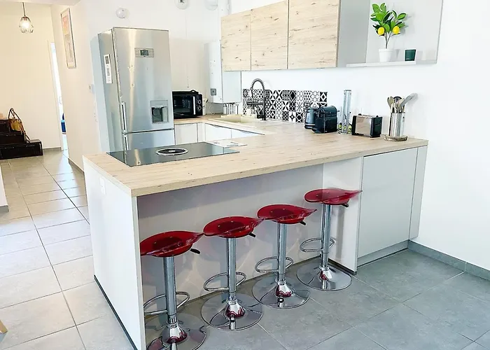 Gasthuis Chez Pablo, Maison Avec Jardin Et Parking Prive Reims